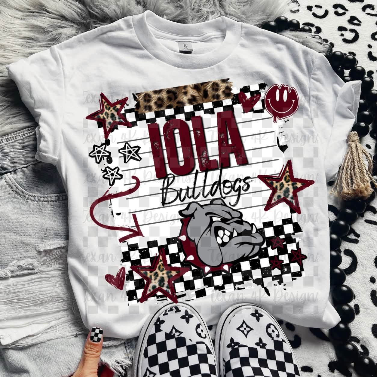 IOLA BULLDOGS DOODLE